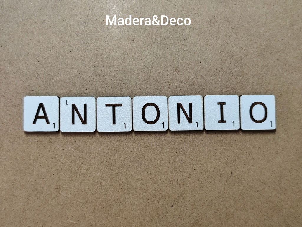 Imán con Nombre Tipo Scrabble