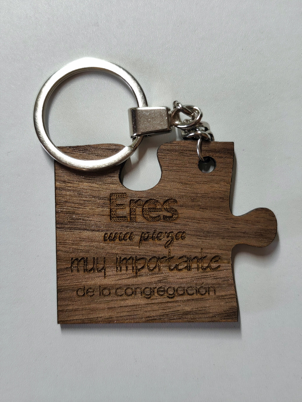 Llavero pieza puzzle en Madera Nogal